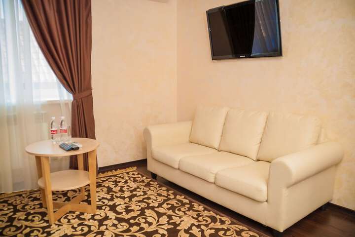 Room 7 of 49