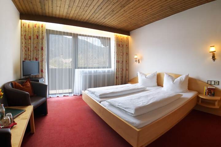 Room 12 of 23