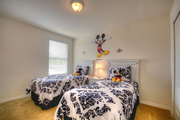 Room 3 of 28
