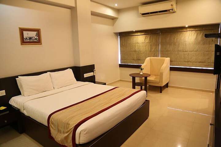 Room 7 of 34