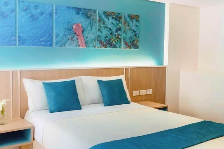Room 8 of 32