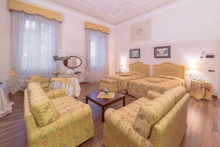Room 8 of 65