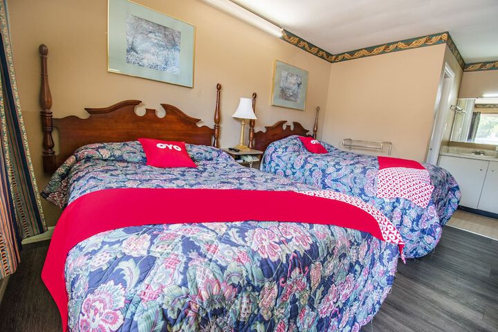 2 Double Beds (7 of 8)