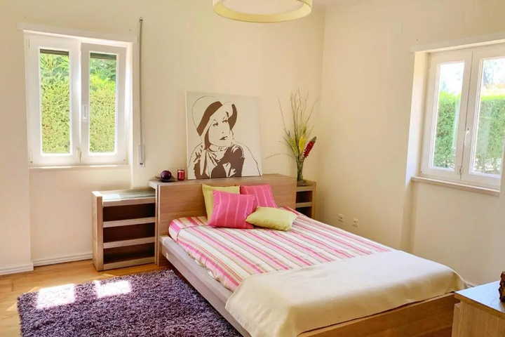 Room 2 of 11