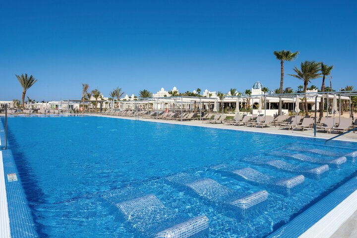 Hotel Pool