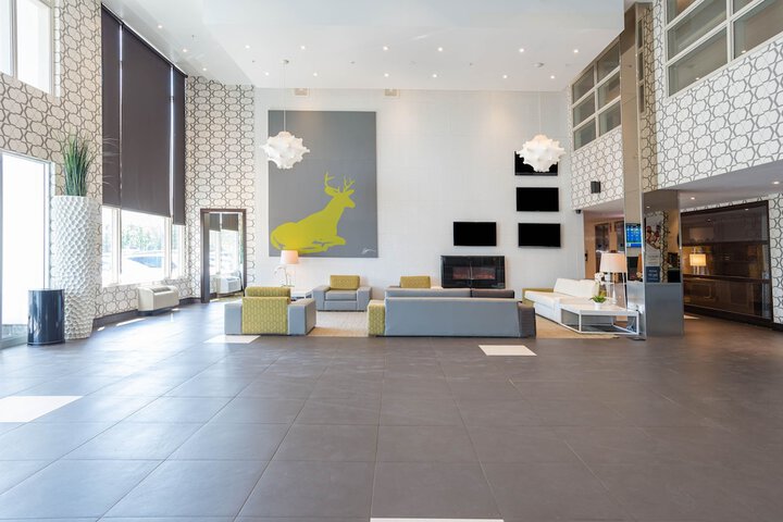 Entrance & Lobby