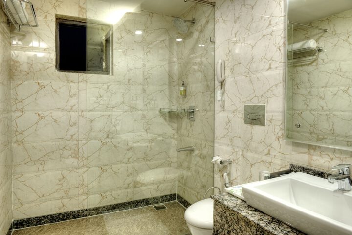 Room 4 of 24