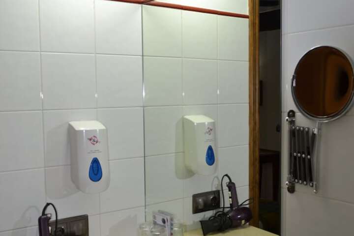 Room 14 of 25