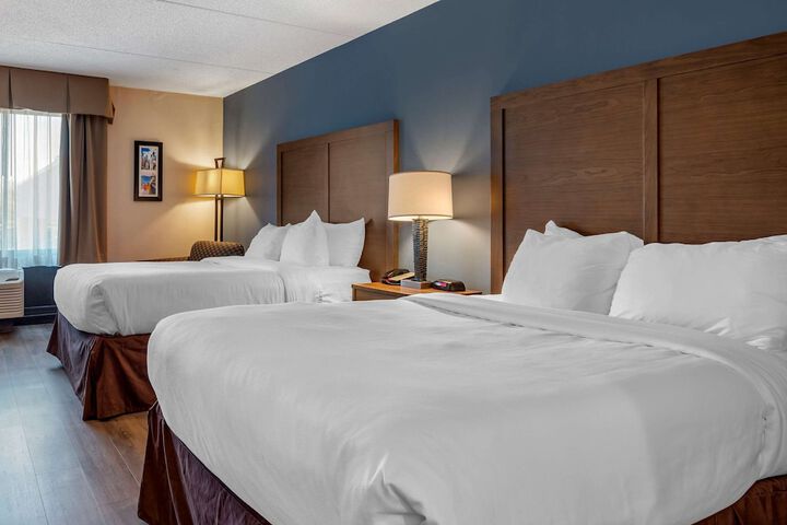 2 Double Beds (12 of 17)