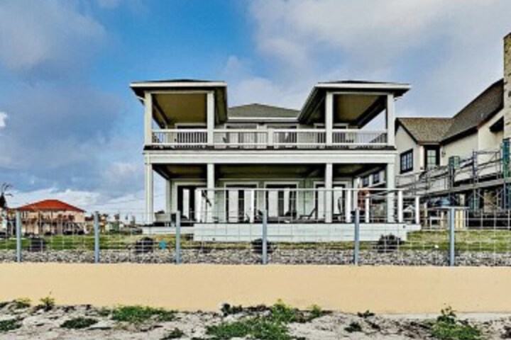 Photo of 1231SWAT 7 BEDROOM HOME