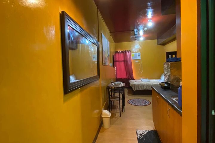 Room 10 of 24