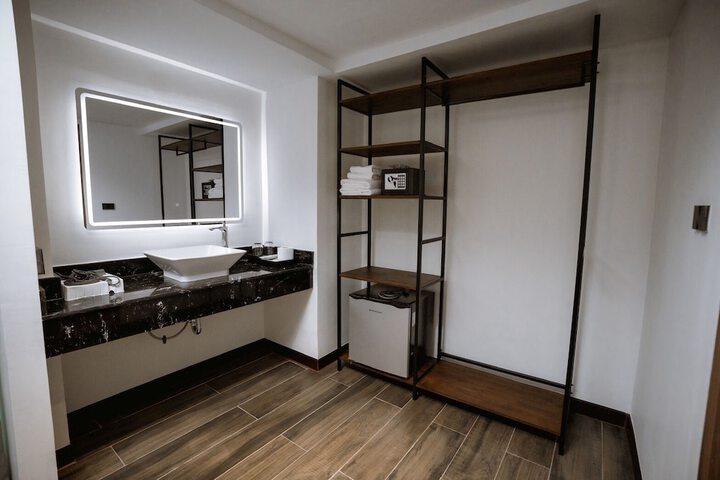 Room 18 of 52