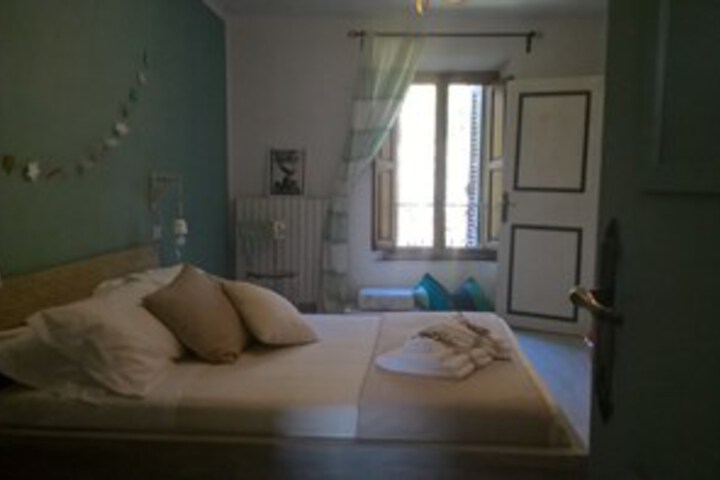 Room 8 of 27
