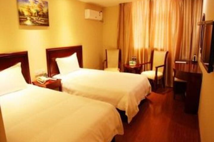 Room 17 of 29
