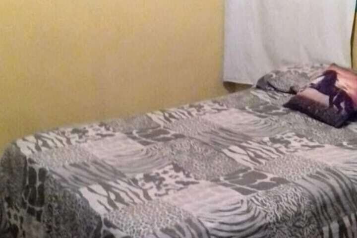 Room 9 of 18