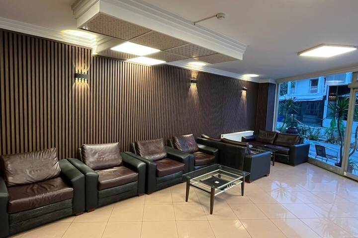 Entrance & Lobby
