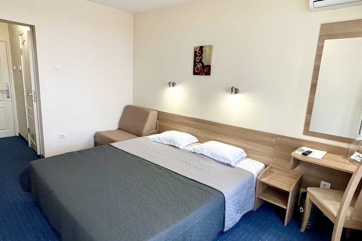 Room 16 of 45