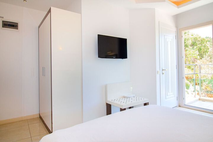 Room 15 of 68