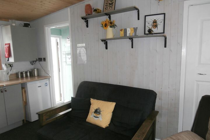 Room 7 of 12