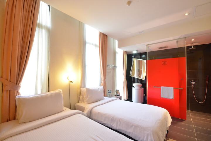 Room 5 of 51