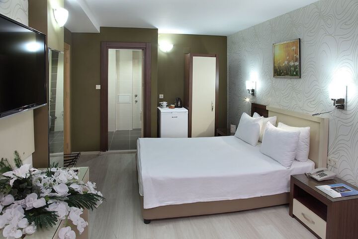 Room 6 of 49