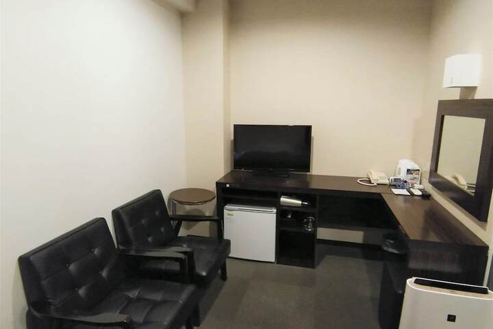 Room 22 of 89