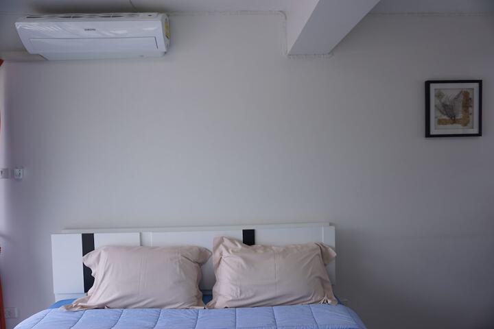 Room 4 of 32