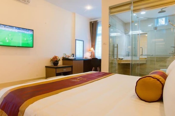 Room 10 of 34