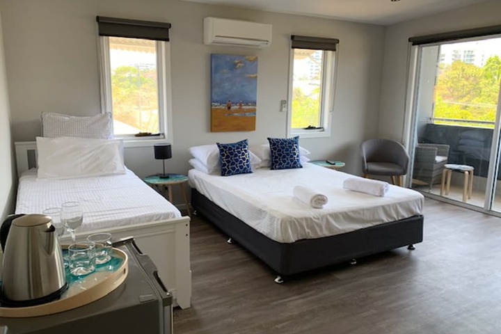 Room 18 of 117