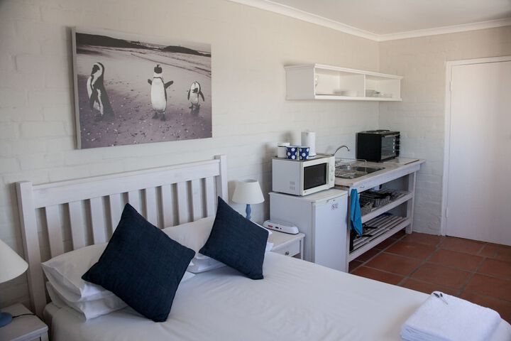 Room 3 of 33