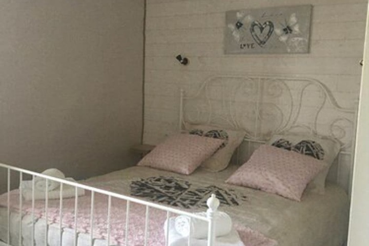 Room 1 of 16
