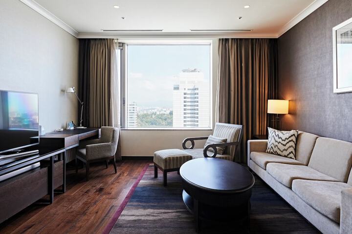 Room 28 of 73