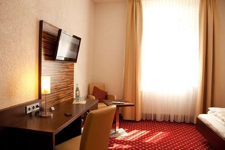 Room 15 of 43