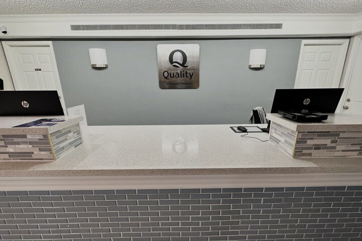 Check-in/check-out kiosk