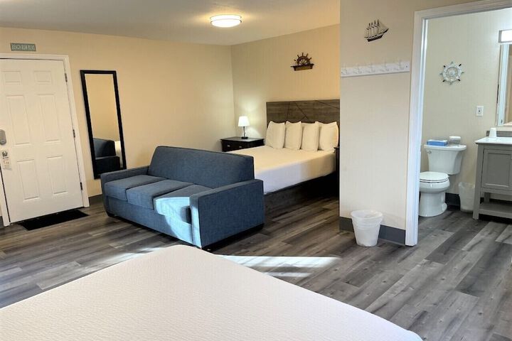Room 11 of 136