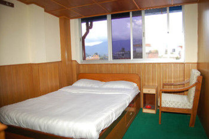 Room 7 of 11