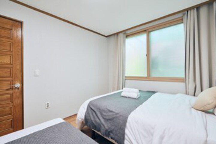 Room 33 of 45