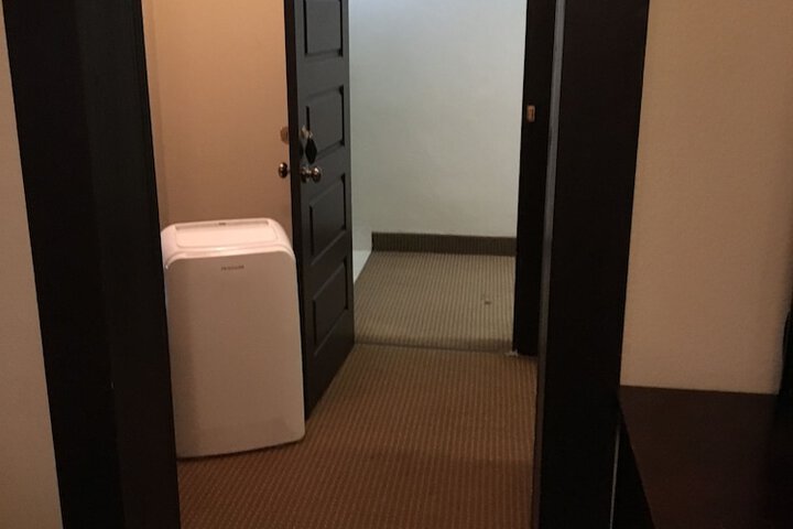 Room 17 of 41
