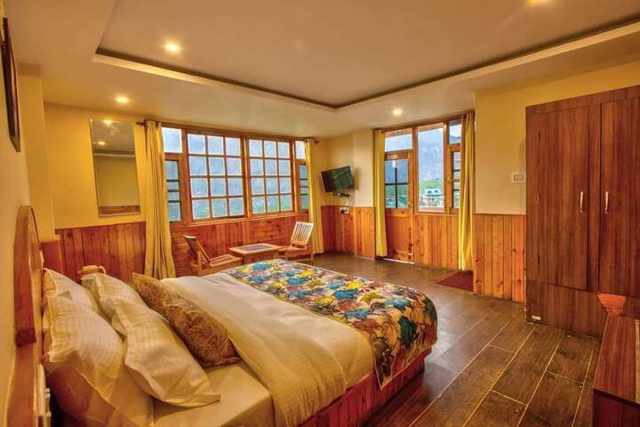 Room 20 of 39