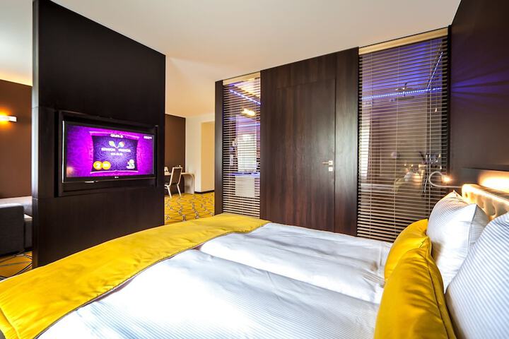 Room 5 of 29