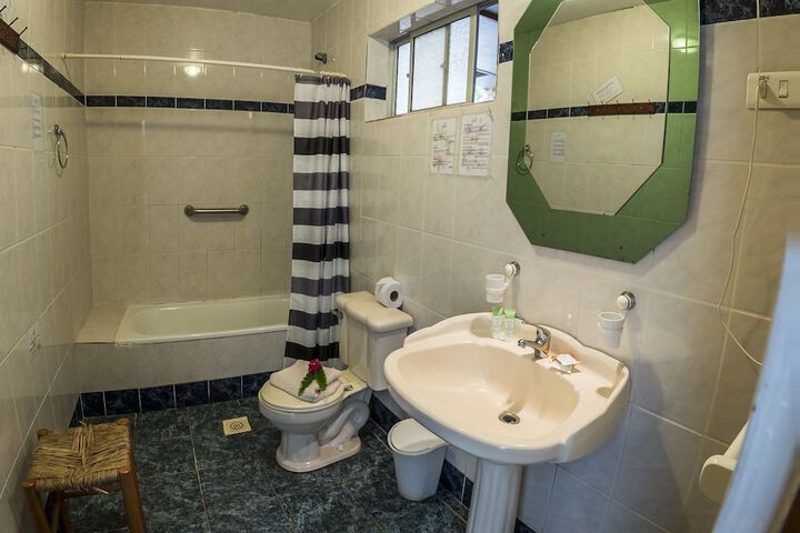 Room 15 of 48