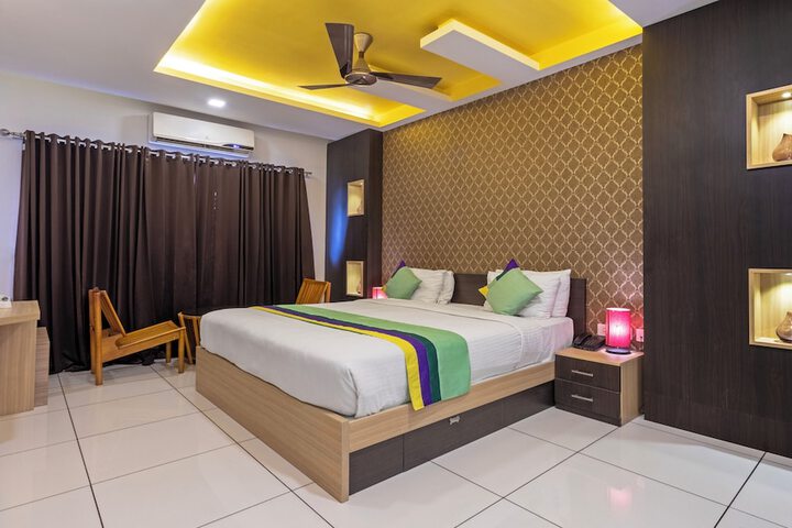 Room 21 of 38