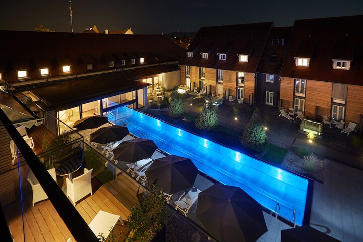Pool 46 of 110