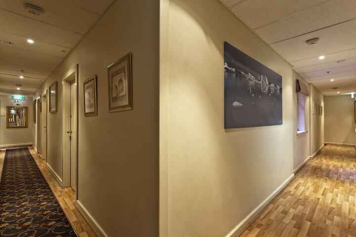 Ballroom/Hall 28 of 37