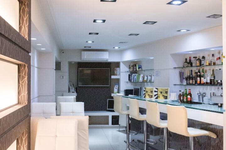Lounge 60 of 74