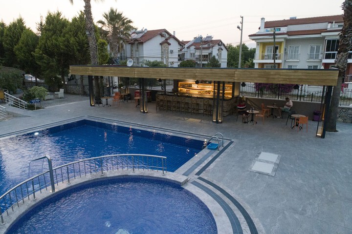 Hotel Pool