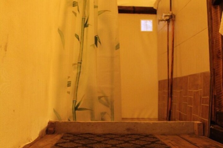 Room 28 of 37