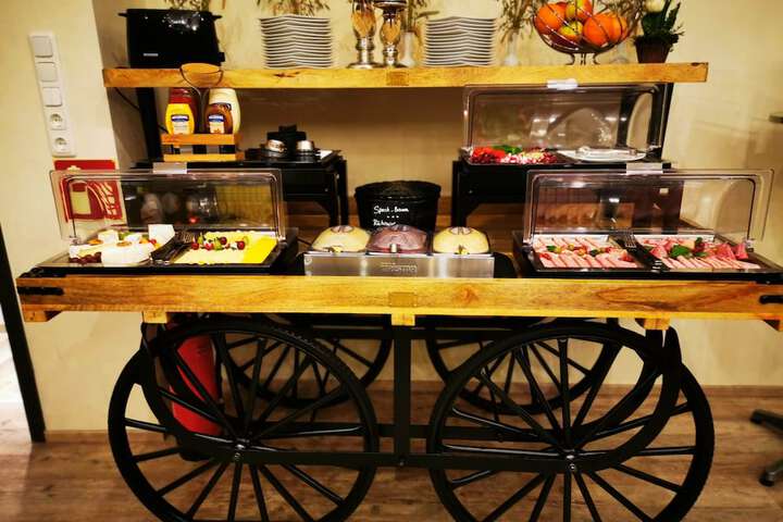 Breakfast buffet