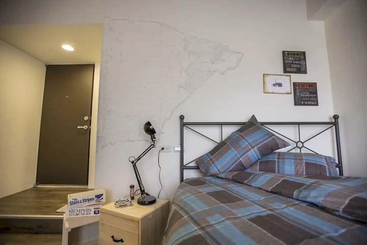 Room 15 of 15