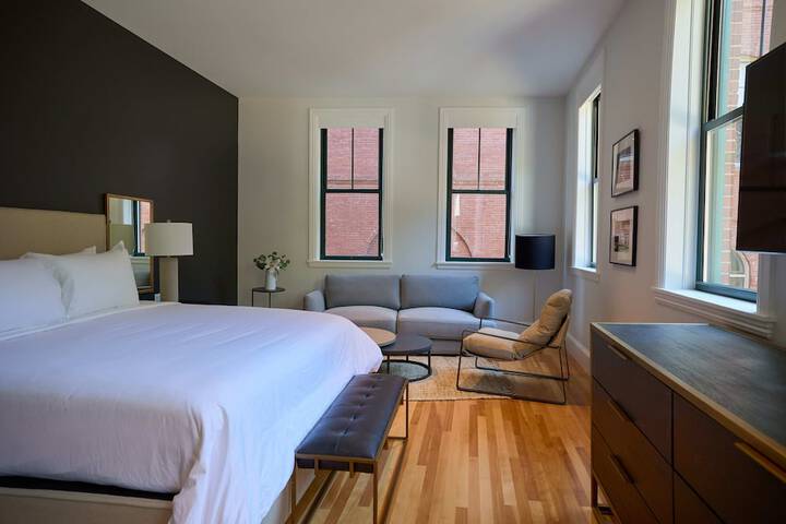 Room 43 of 131